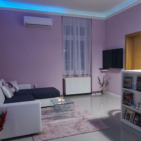 Station Daire Ösek Dış mekan fotoğraf