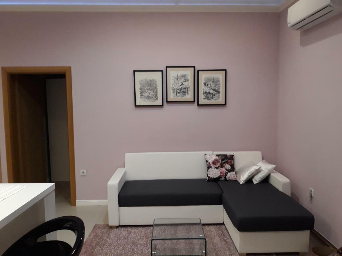 Station Daire Ösek Dış mekan fotoğraf